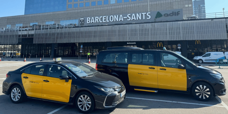 Toyota Corolla and Mercedes V-Class, Barcelona Taxigo fleet
