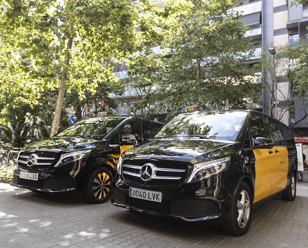Mercedes V-Class taxi service in Barcelona